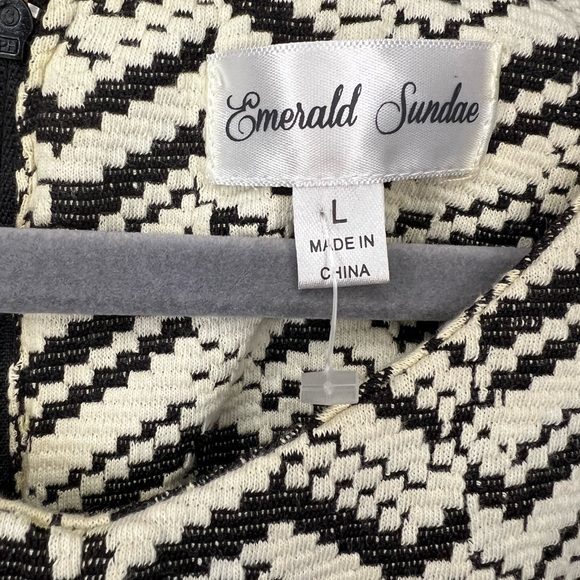 Emerald Sundae women’s fit ‘n flare black and white Aztec print sleeveless dress - Picture 6 of 9